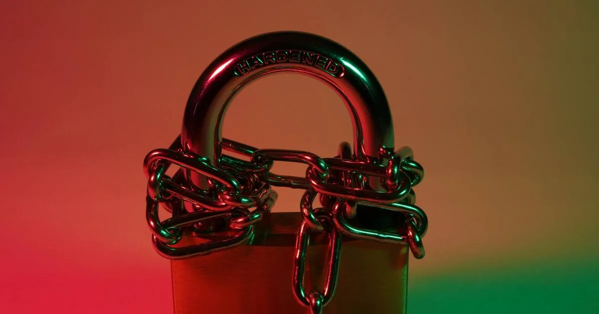 Claude Code Opus 5 en mode automatique : un chercheur fait exécuter du code malveillant jusqu'à 80 % du temps